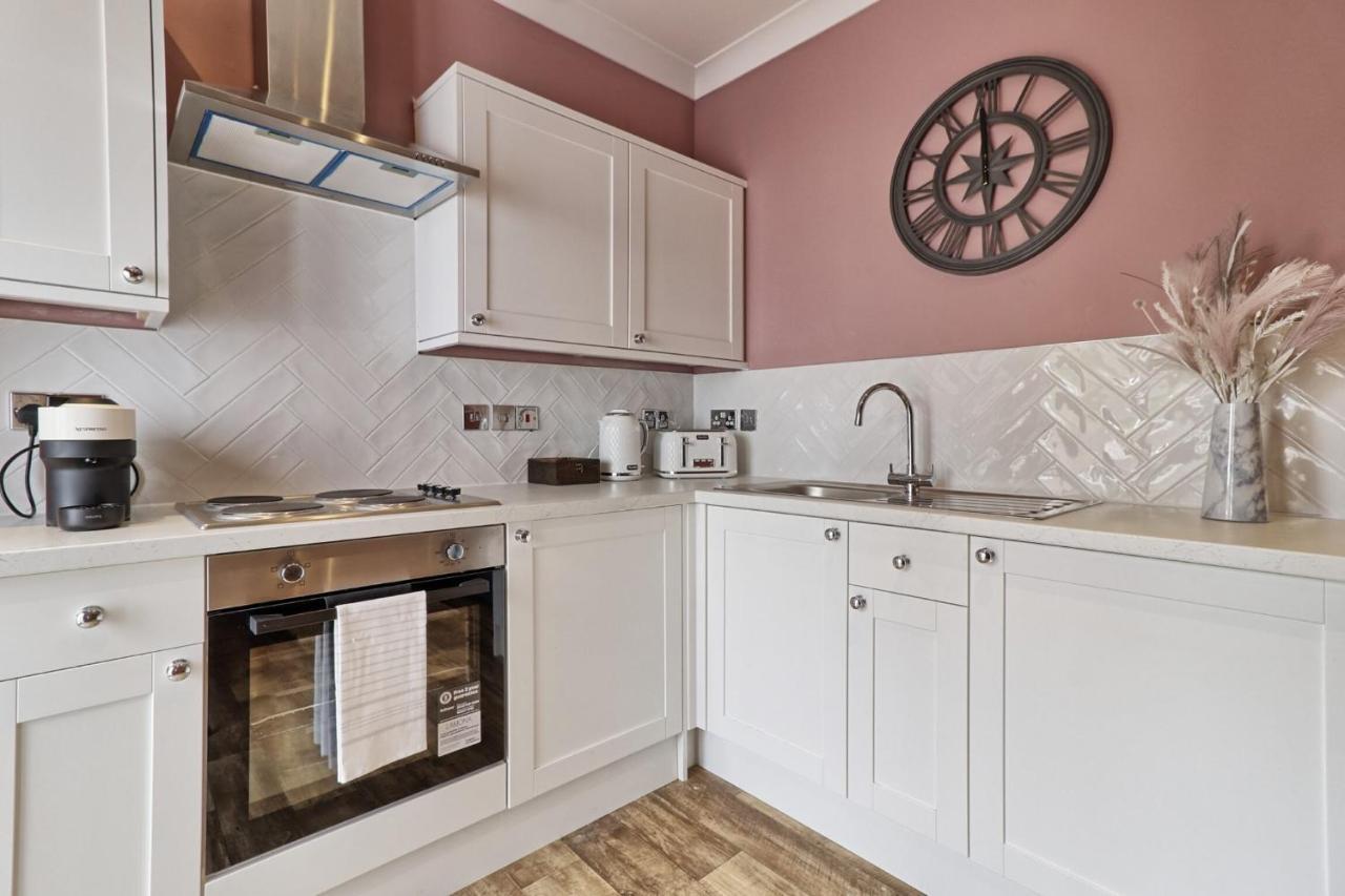 Urban Stylish Apartment - Southend Stays Экстерьер фото